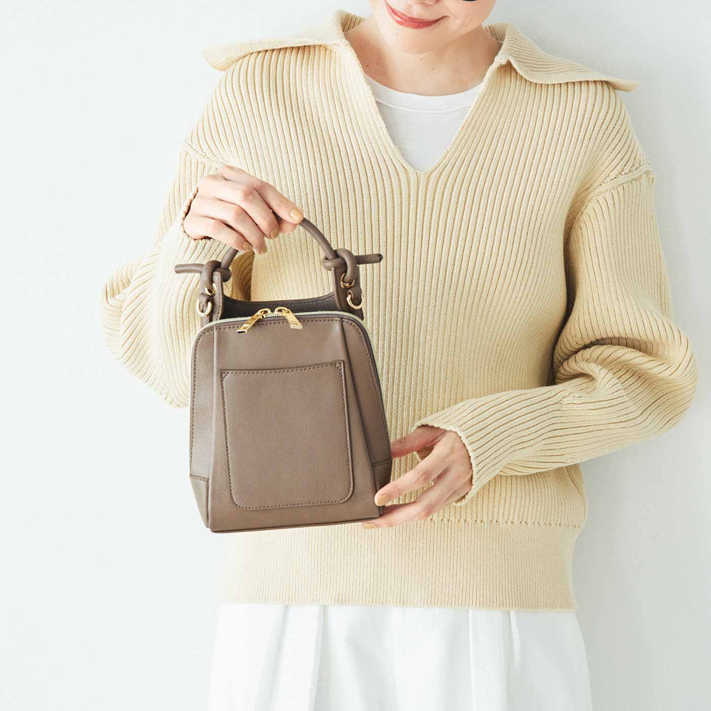 L'AMIPLUS|ラミプリュス 上品見えしてダブルフェイス ハンドバッグにもなる本革ショルダーバッグ〈マロングラッセ〉