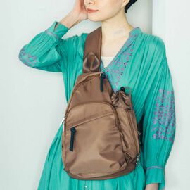 L'AMIPLUS | ペットボトルホルダーサプライズボディーバッグ