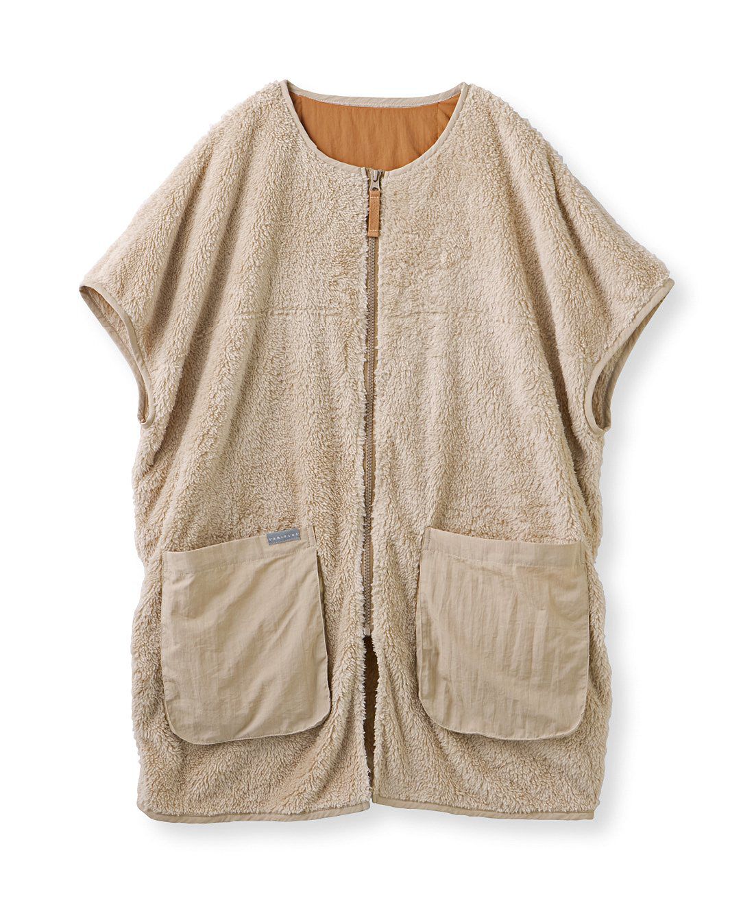 L'AMIPLUS［ラミプリュス］|ラミプリュス　家でも外でもあたたか　ボアベスト見えの着られるブランケットの会|〈エクリュベージュ〉