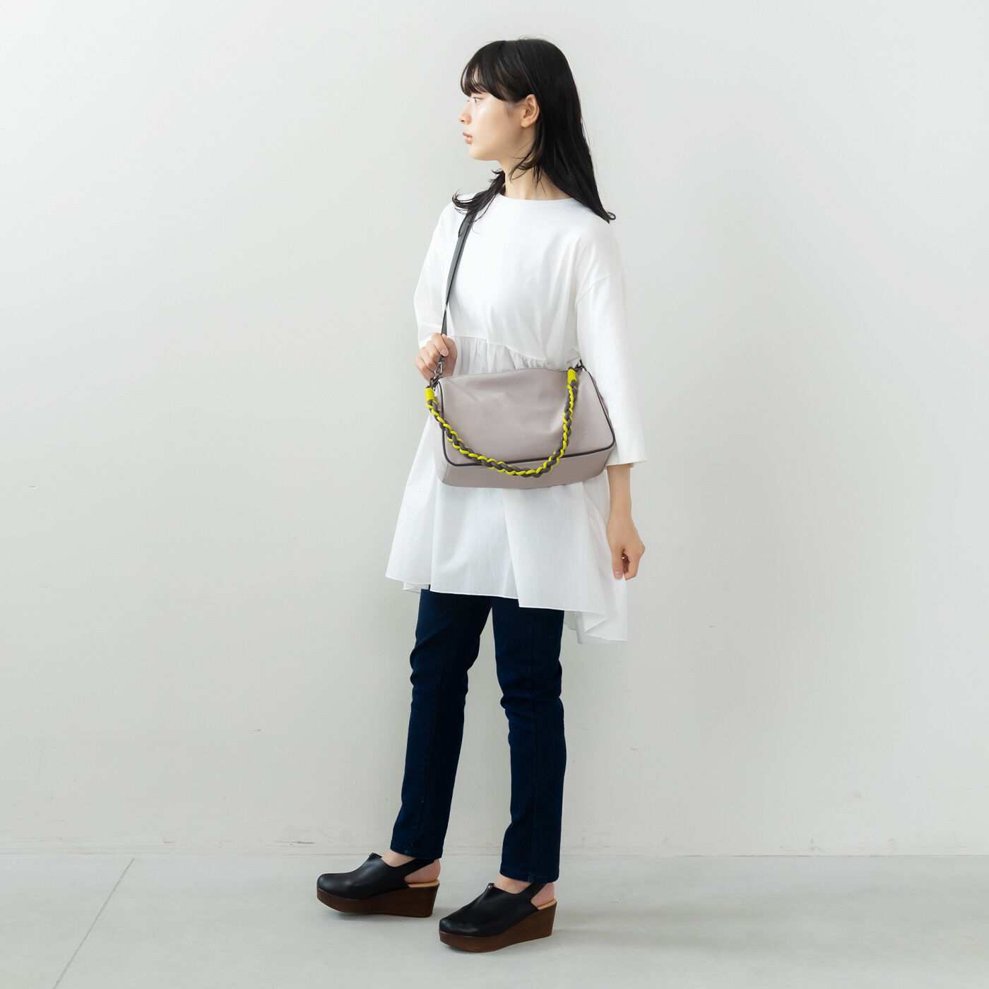 L'AMIPLUS|ラミプリュス パラコード風持ち手に心躍る 撥水（はっすい）ポイッシュショルダーバッグの会