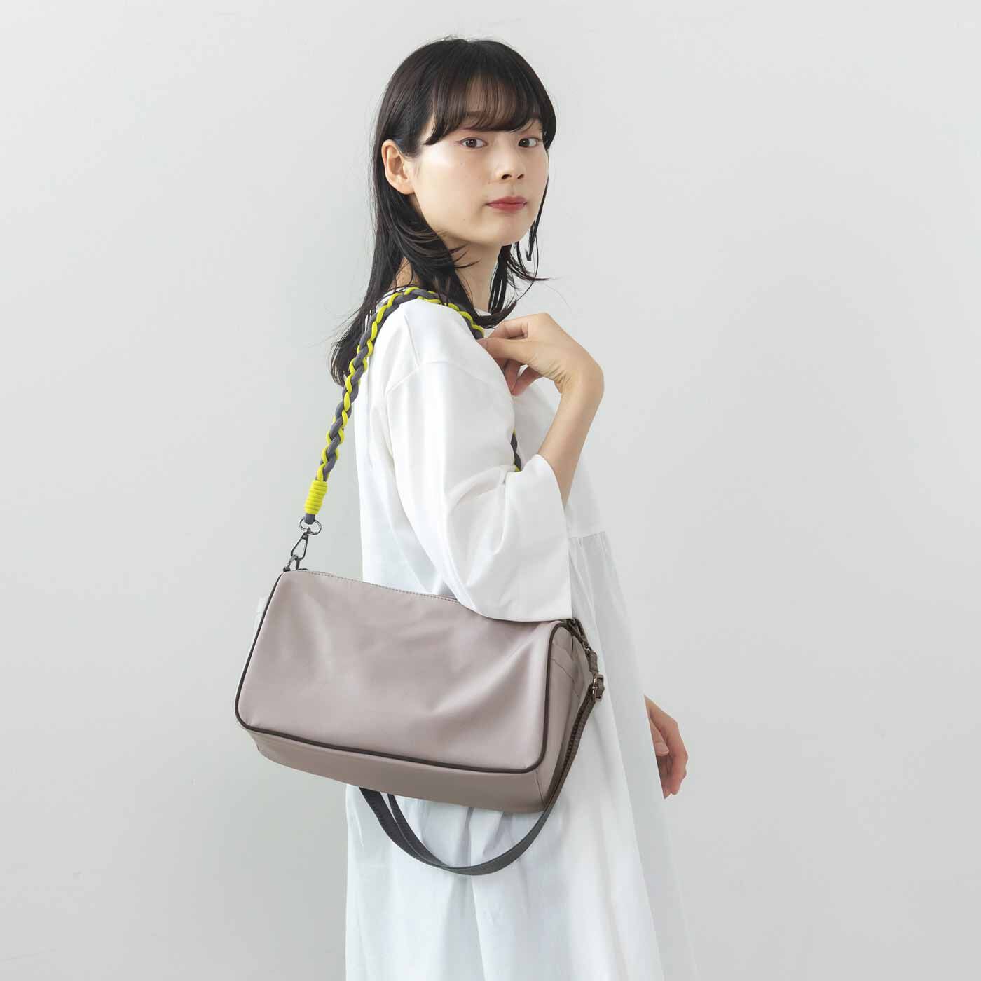 L'AMIPLUS|ラミプリュス パラコード風持ち手に心躍る 撥水（はっすい）ポイッシュショルダーバッグの会