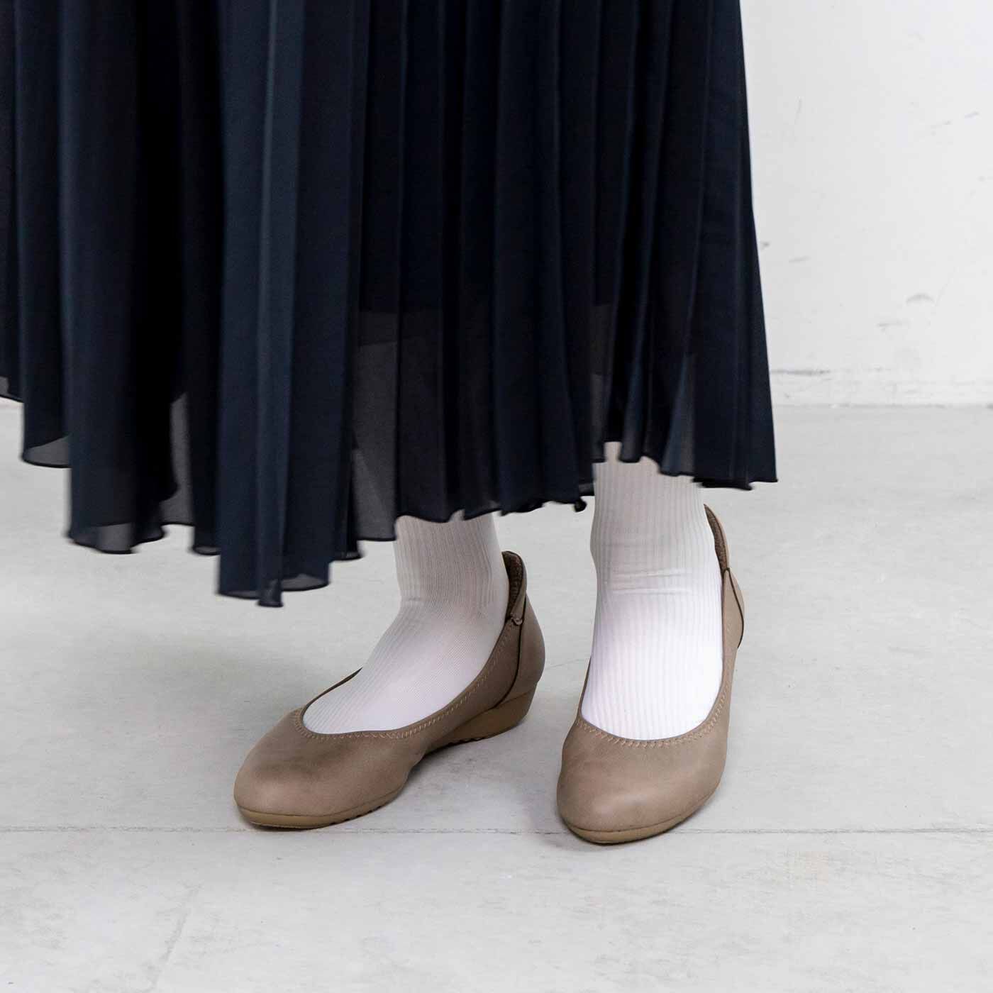 L'AMIPLUS|ラミプリュス かかと高め仕立てでもっちりフィット 走りたくなる吸い付くパンプスの会