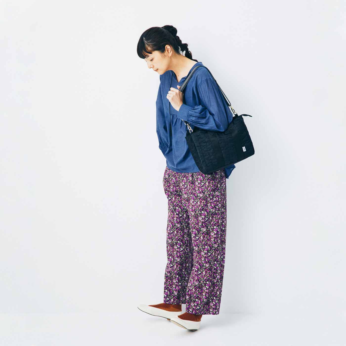 L'AMIPLUS|ラミプリュス　荷物を仕切ってすっきり収納 Tトート〈ブラックパズルキルト/ミニ〉|肩掛けとしても。