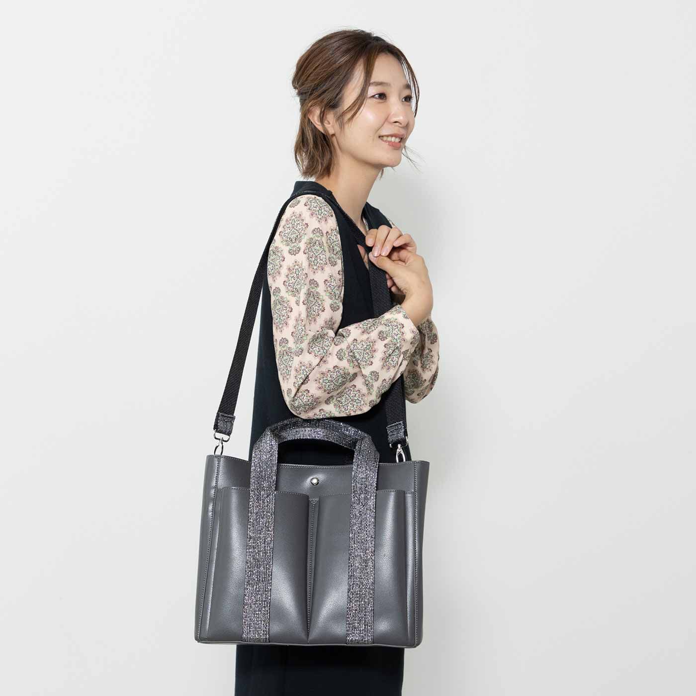 L'AMIPLUS|ラミプリュス　荷物を仕切ってすっきり収納 Tトート〈合皮〉の会