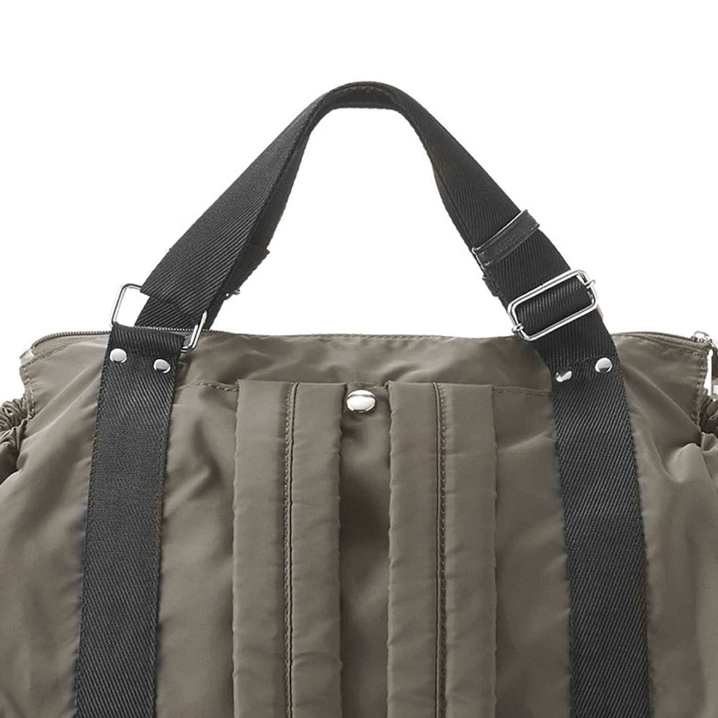 L'AMIPLUS|ラミプリュス　大量買いもらくらく！　レジカゴリュック〈カーキ・ジャンボ〉|[Back]リュック用ショルダーが収納できるスナップポケット。