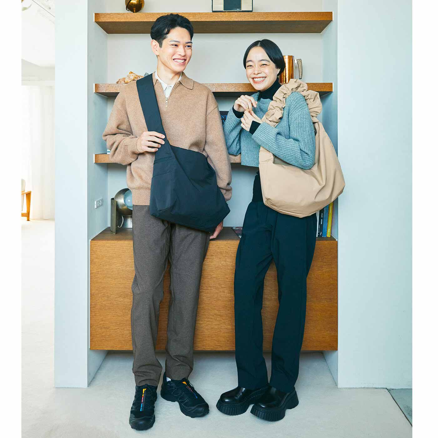 L'AMIPLUS|ラミプリュス サイズを気にせずみんなではけるシェアパンツ〈きれいめスタンダード〉の会|モデル身長：左181cm　サイズ2着用　右170cm　サイズ2着用
