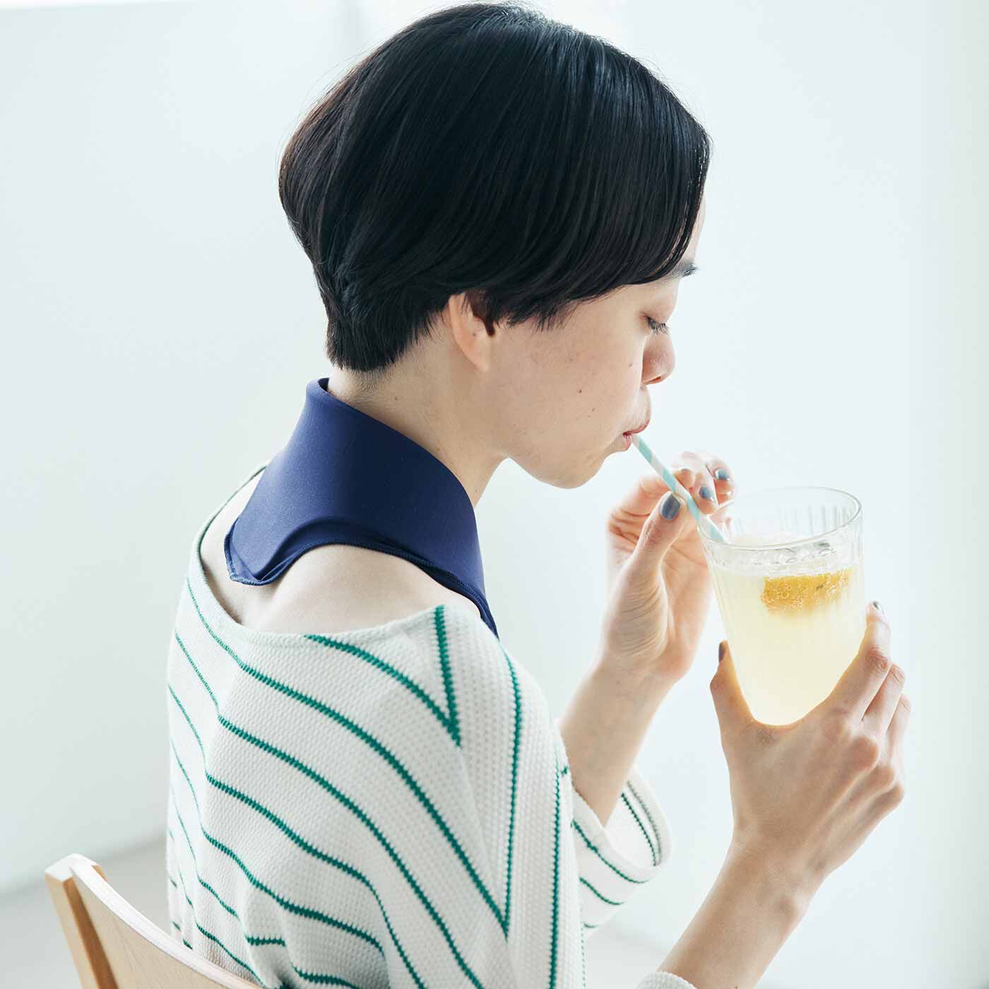 L'AMIPLUS［ラミプリュス］|ラミプリュス ぷにぷに冷感ゲルでひんやり爽快 エコクールネックバンド〈ネイビー〉