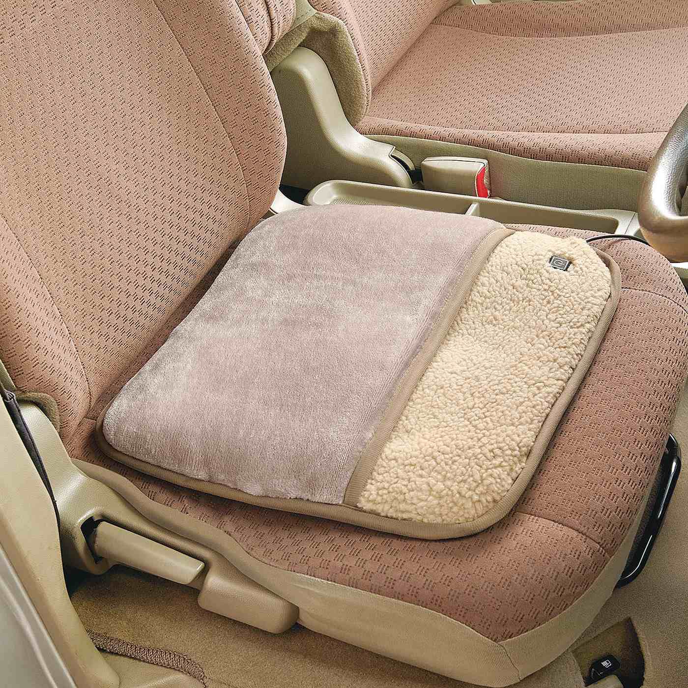 L'AMIPLUS|ラミプリュス　USBで繋ぐだけ　おしりも足先もぬっくぬく　ソクホカクッション|寒い日の運転の強い味方！