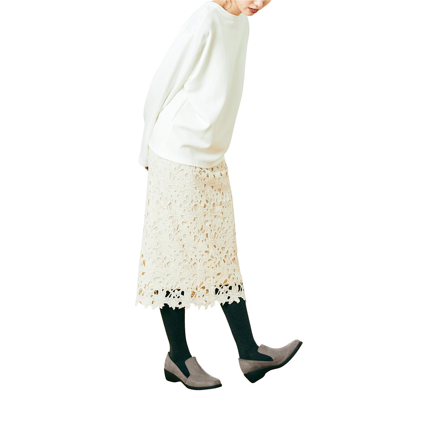 L'AMIPLUS|ラミプリュス　らくちんヒールが歩きやすい　サイドゴムの上品スエード調シューズの会