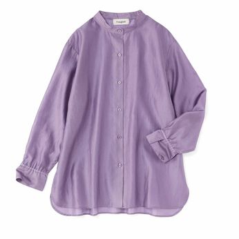 上品に着こなせる艶やかシアーシャツ