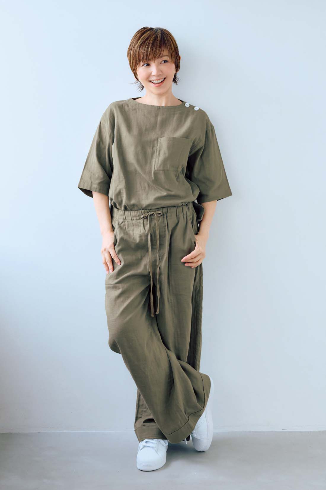 frauglatt|大人の女史会×frauglatt　ほどよい抜け感で自信をまとう 華奢（きゃしゃ）見えダブルガーゼトップス|同素材のパンツと一緒に着用すれば、オールインワン風に。