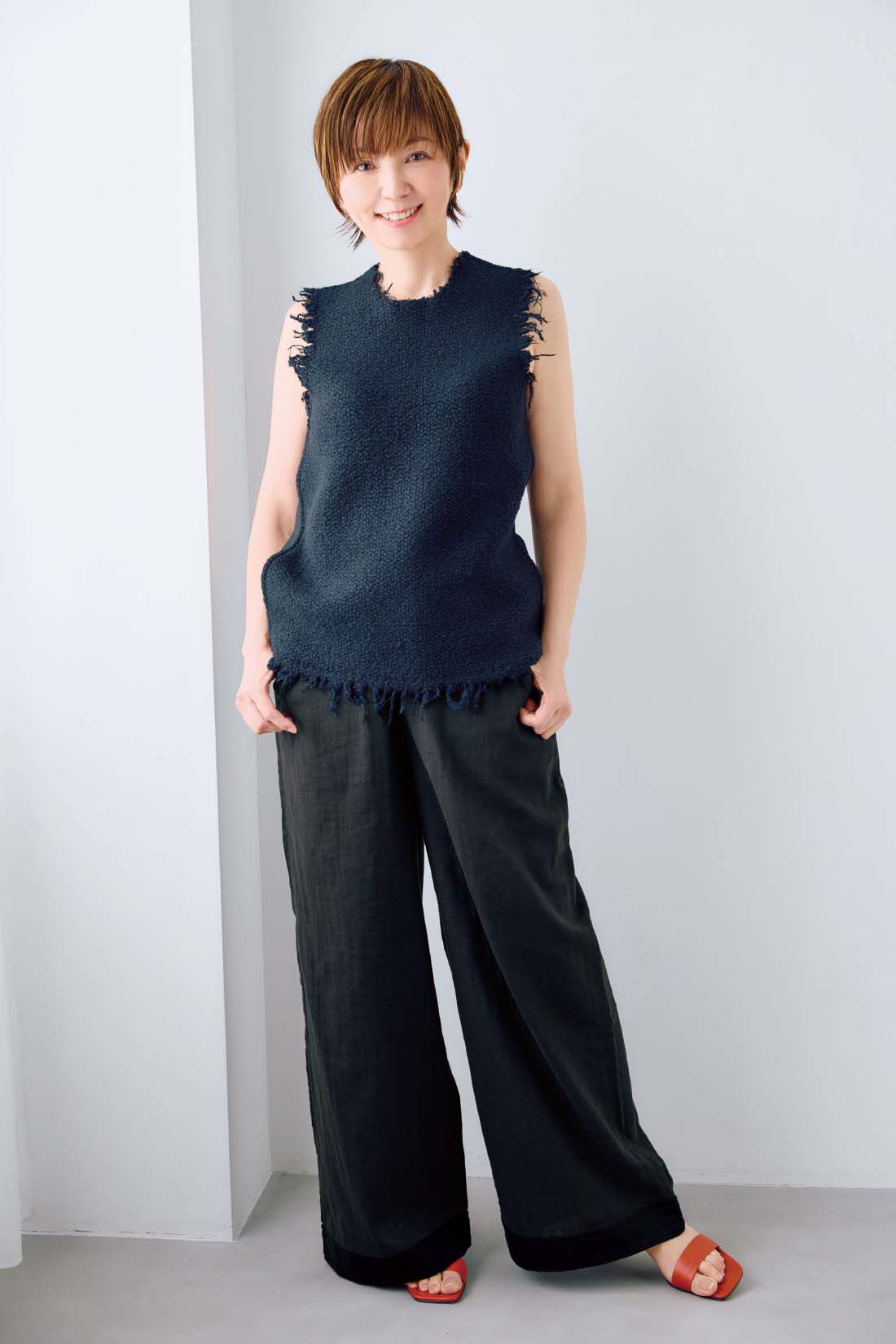 frauglatt|大人の女史会×frauglatt　ほどよい抜け感で自信をまとう 美脚見えダブルガーゼパンツ|〈モダンブラック〉