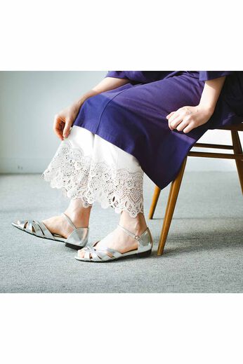 frauglatt | 華やかレースが上品カットソーレギパンツ