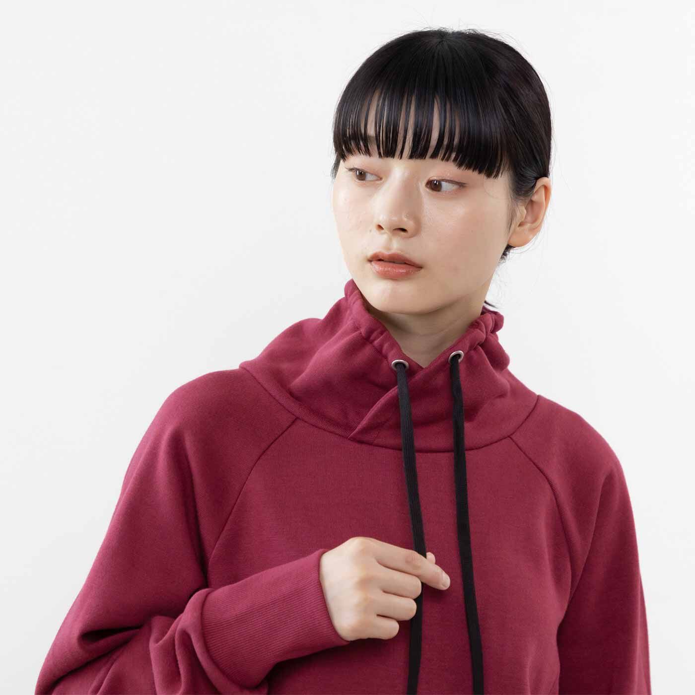 frauglatt|フラウグラット　大人のパーカー風ハイネック♪ すっぽりあったかかるホカ裏起毛チュニックの会|【ニュアンスチェンジ】くしゅっとさせると、風を防げてマフラーいらず。