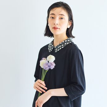 小花柄衿のきれいめカットソートップス