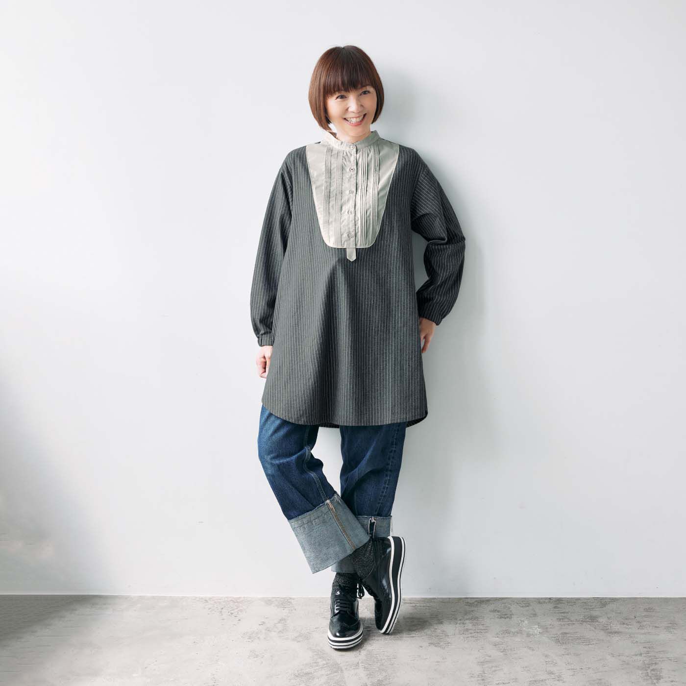 frauglatt|大人の女史会×frauglatt　顔うつり華やかレフ板チュニック〈艶（つや）グレー〉