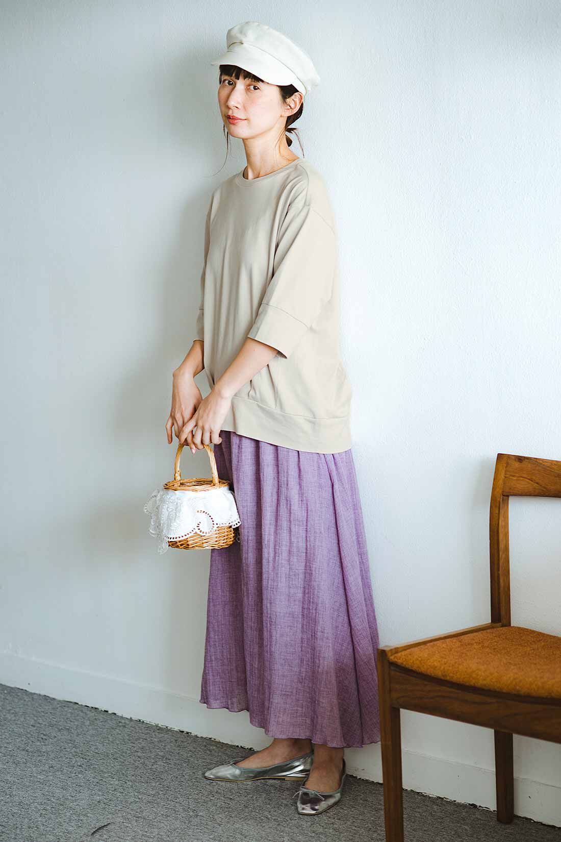 frauglatt|フラウグラット　汗に負けない♪ すっきり見えシルエットのロングトップス〈汗じみ対策〉の会|OFFコーデ：汗ばむ日もふんわりカバー。