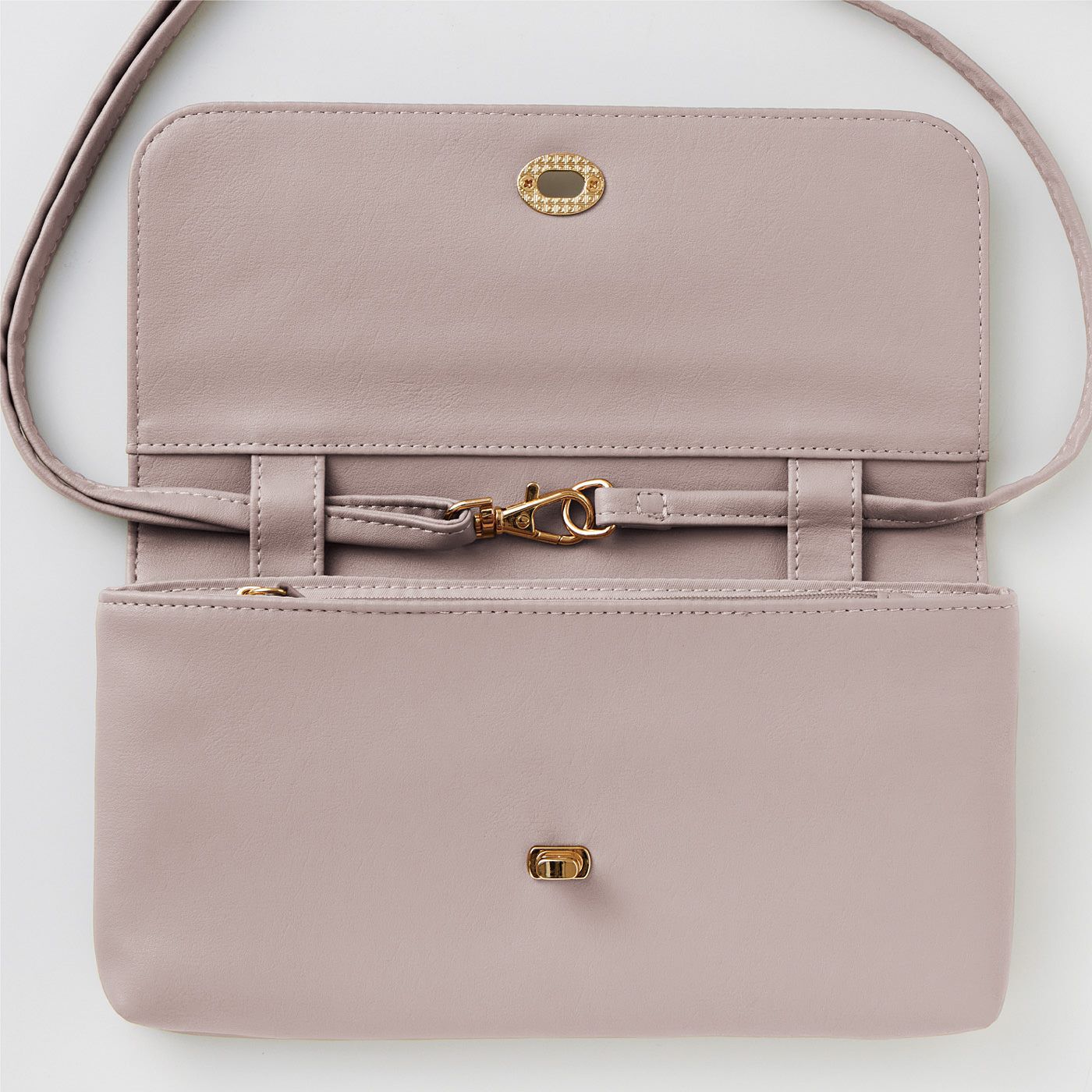 am&be|ａｍ＆ｂｅ　ショルダーストラップ付きで肌身離さず持ち歩き　お金と仲よくなる３点セット長財布|ストラップは内側の金具で取り外しOK。