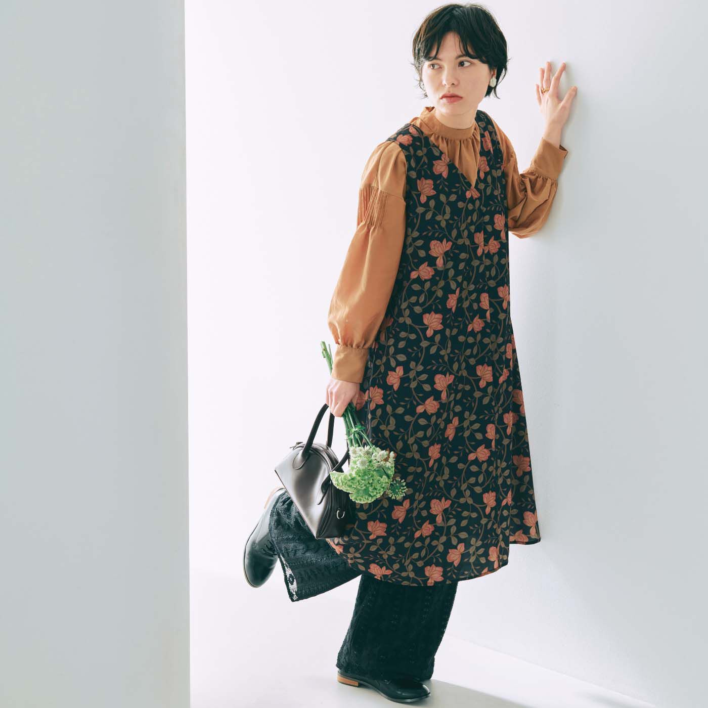 am＆be［アンビィ］|am＆be　足もとでたゆたう レースカーテンみたいなすそレースレギンス〈吸水速乾〉の会|モデル身長166cm サイズM着用
