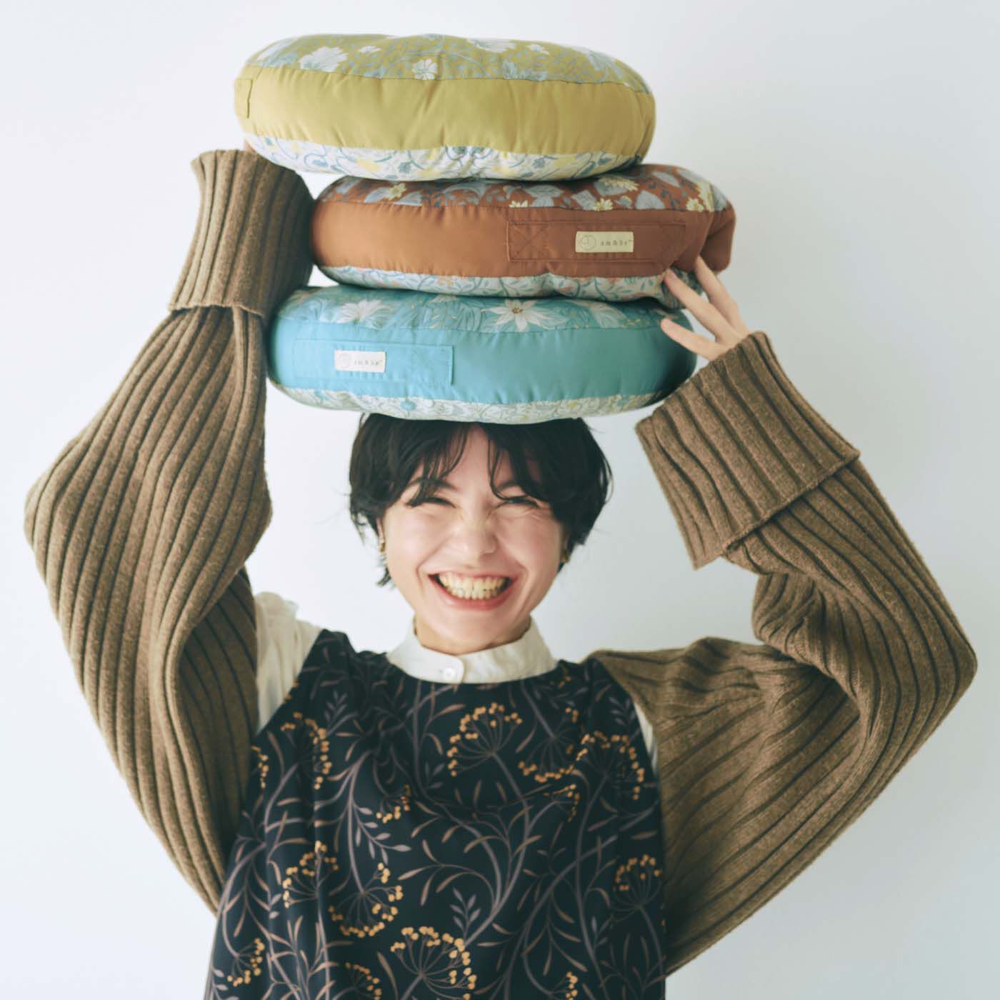 am&be|am＆be　アンティークフラワー 床もいすも華やかに洗えるリバーシブル座布団クッションの会