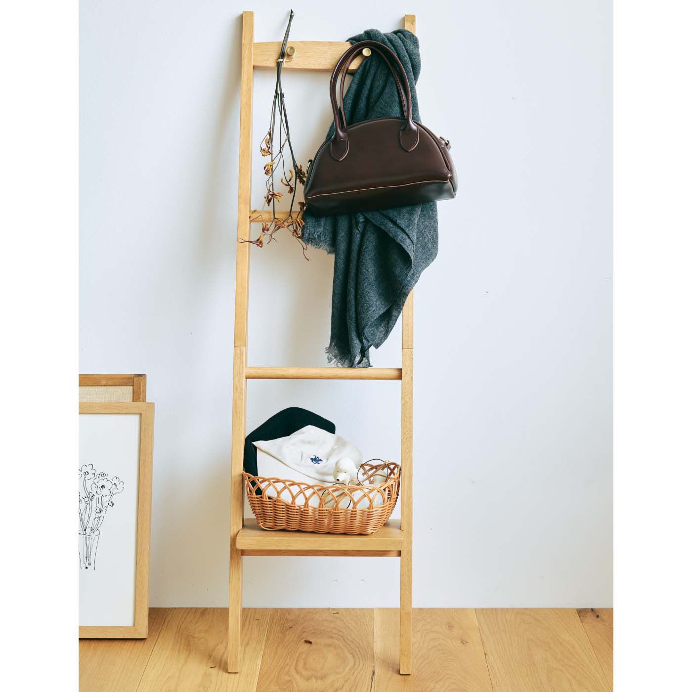 am&be|ａｍ＆ｂｅ　魅せる収納 立てかけてちょい置き 天然木ラダーラック