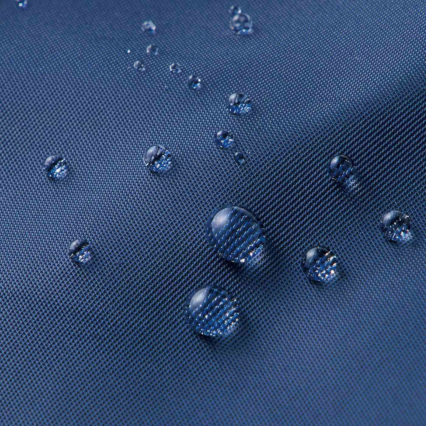am&be|ａｍ＆ｂｅ　両サイドポケットで大容量　おめかしにとりあえず　ショルダーにもなる２－ＷＡＹバッグの会|ちょっとした水を弾く撥水加工のナイロン生地。