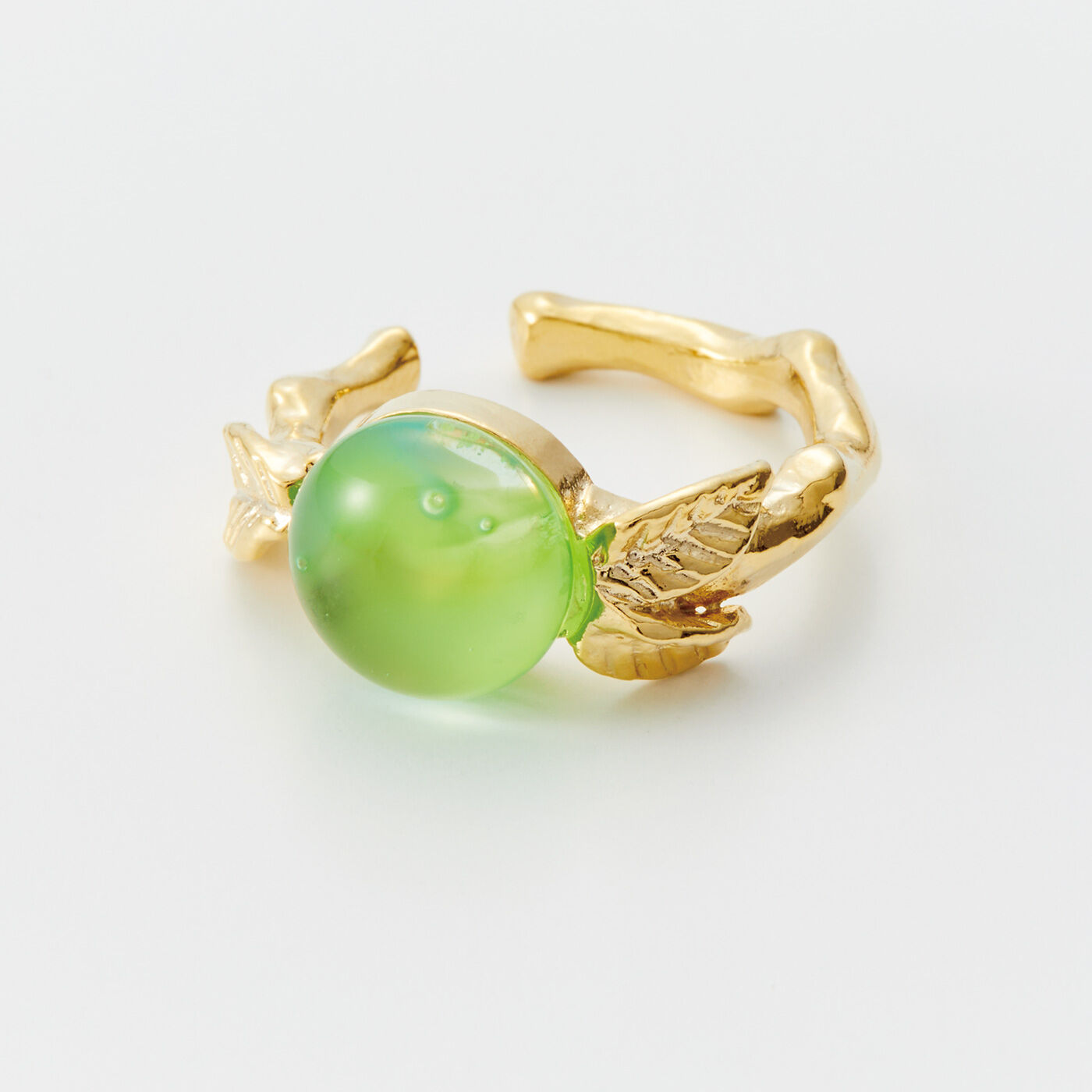am&be|沖縄の自然からこぼれたしずく琉球ガラスのイヤカフにもなるリングの会|〈かふぅうりずん×シークヮーサーの葉〉