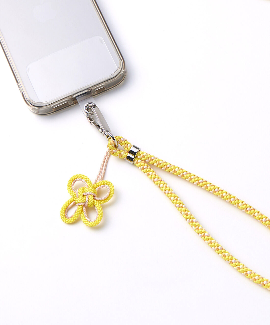 OSYAIRO［オシャイロ］|OSYAIRO 叶結びに願いを込める 京くみひもの推し色スマホストラップ〈黄〉|職人手づくりの叶結びのくみひもチャーム付き。