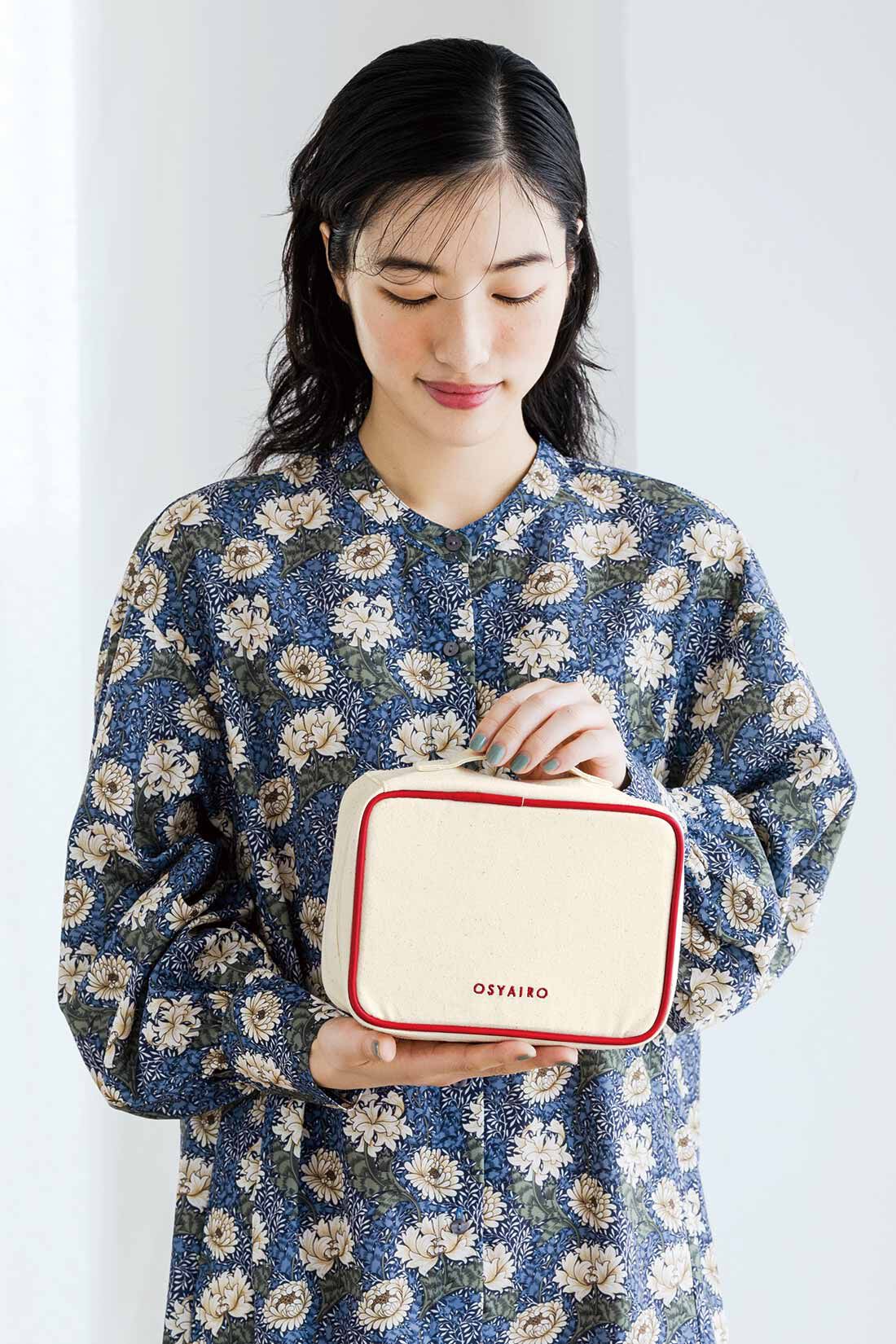 OSYAIRO［オシャイロ］|OSYAIRO  推しと一緒にいつでもお出かけ  ぬいもアクスタも写真もおまかせ  宝箱ポーチ〈ブルー〉|※写真は〈レッド〉です。