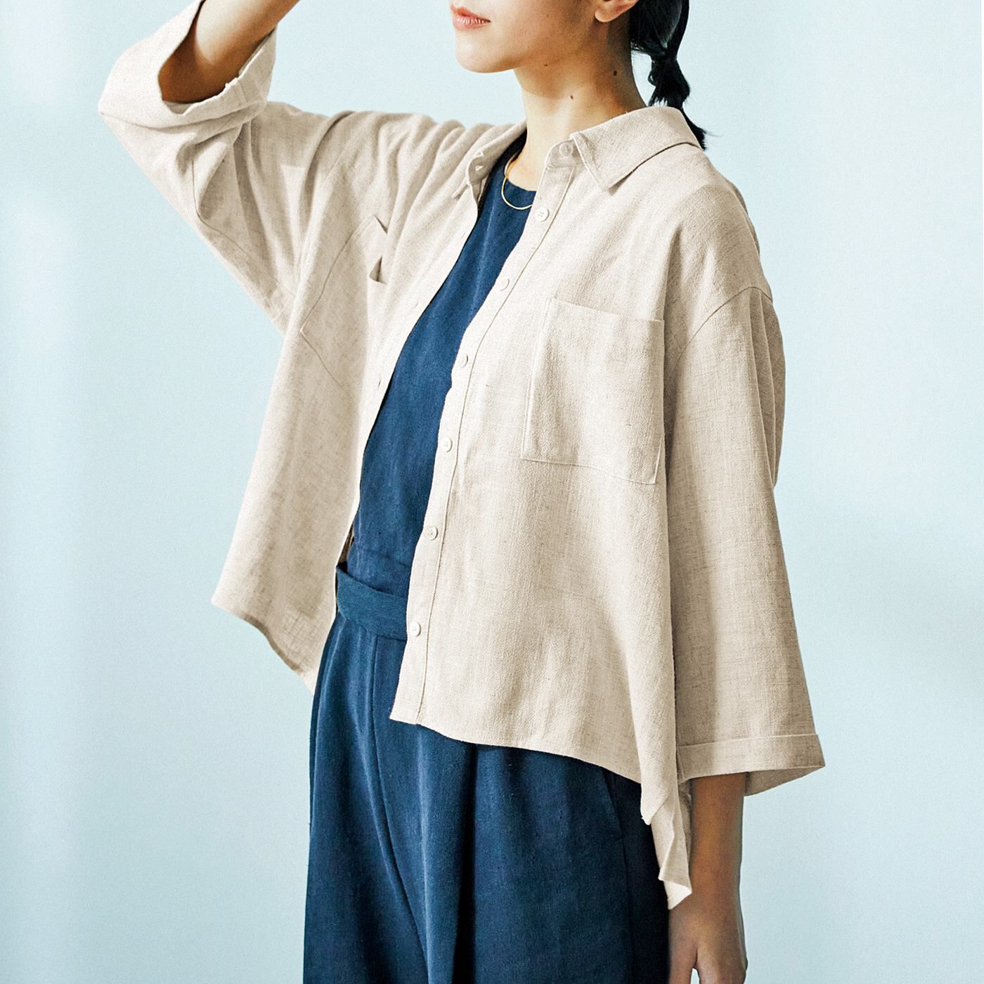 el:ment|el:ment　染色してない生成りを生かした　とろりさらり肌ざわり　レーヨン麻の羽織（はお）りシャツの会|〈ボクシークロップド〉