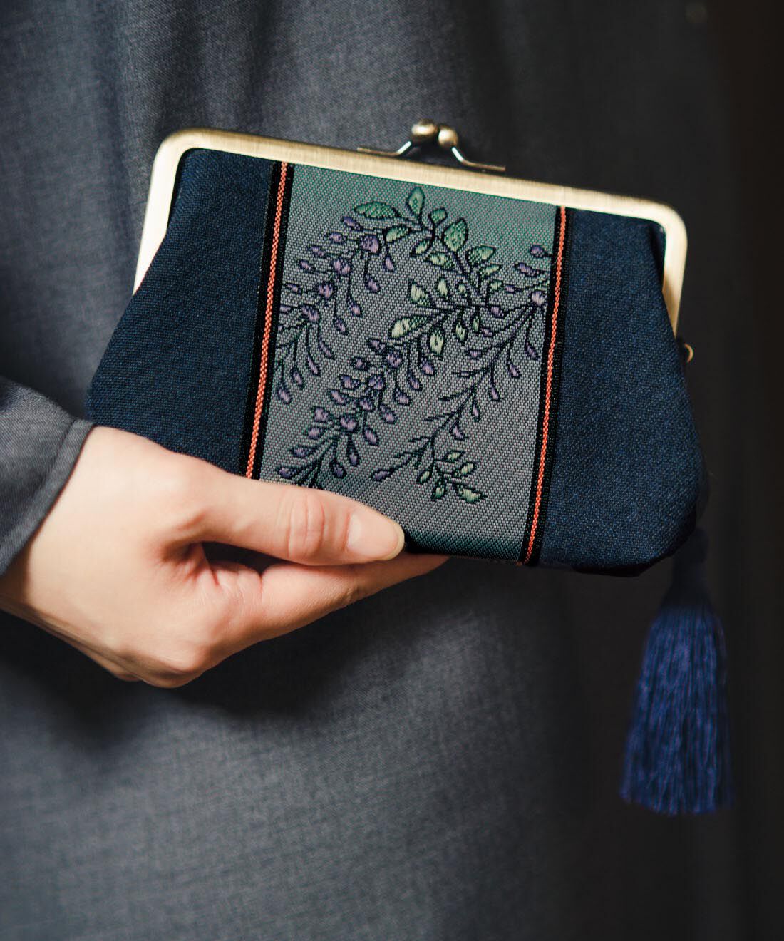 el:ment|el:ment　藤の花が凛と咲く　畳縁遣いのじゃばらがま口財布