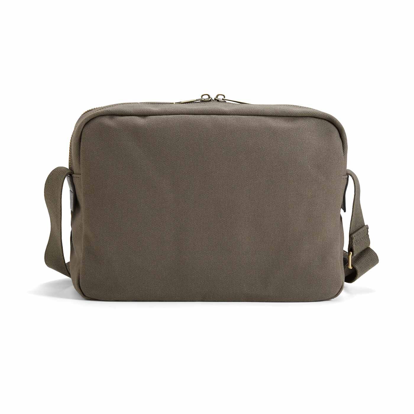 el:ment|el：ment 倉敷帆布と本革遣い ふたつの部屋で入れ分けできる ショルダーバッグ〈スズ〉|BACK