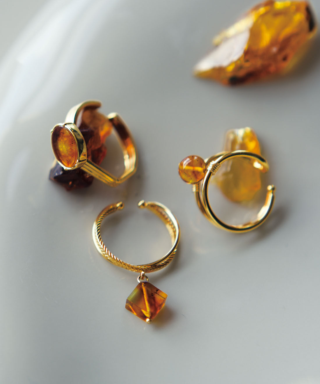 el:ment［エルメント］|el:ment　いにしえの光を閉じ込めた　リファインド琥珀のリングにもなるイヤカフ〈片耳用〉の会