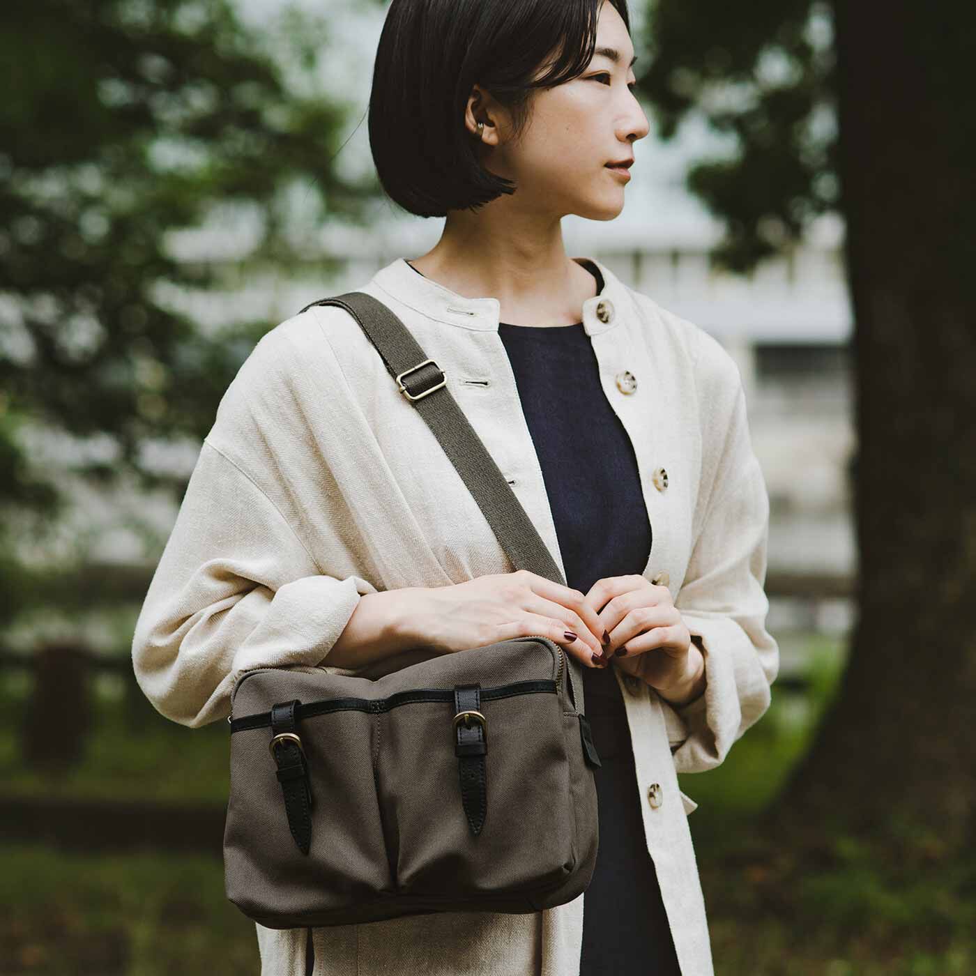 el:ment|el：ment 倉敷帆布と本革遣い ふたつの部屋で入れ分けできる ショルダーバッグ〈スズ〉