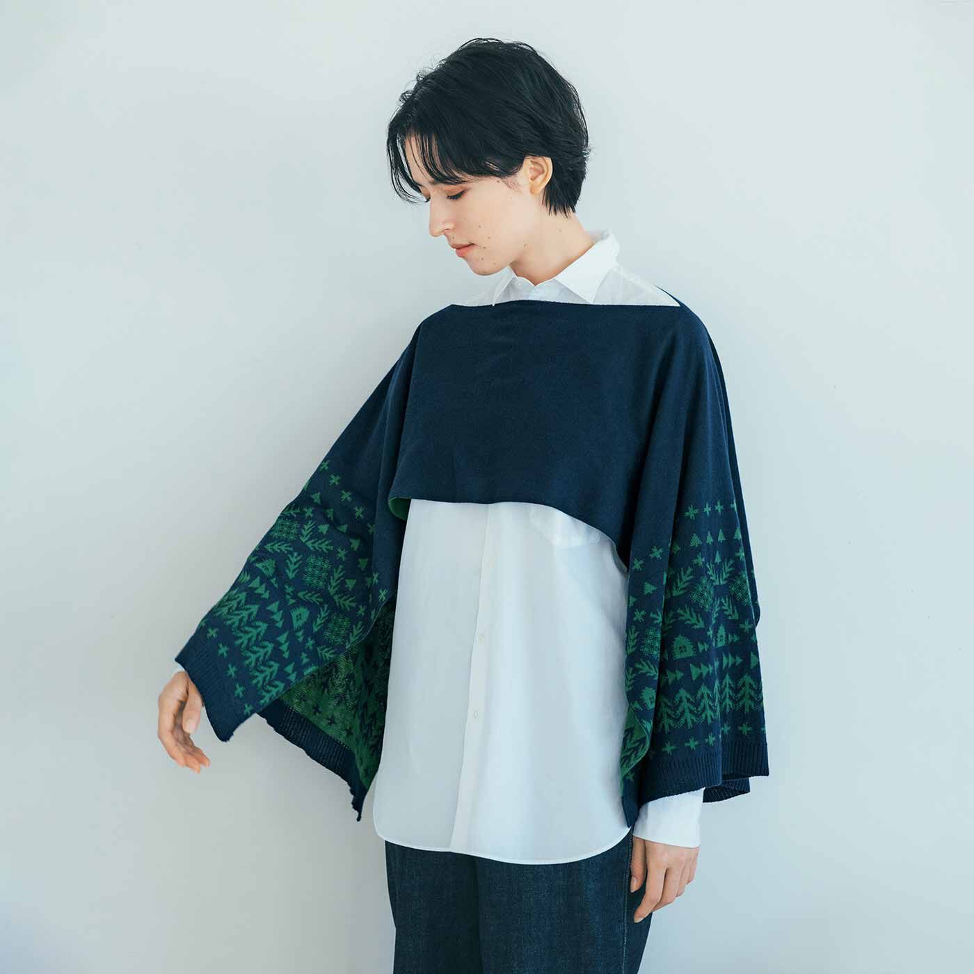 SAANA JA OLLI [サーナヤオッリ]|サーナ ヤ オッリ フィンランドの森をまとう 両面使えるコットン100％の軽くてやわらか ニットベストストールの会|ポンチョ風にも。