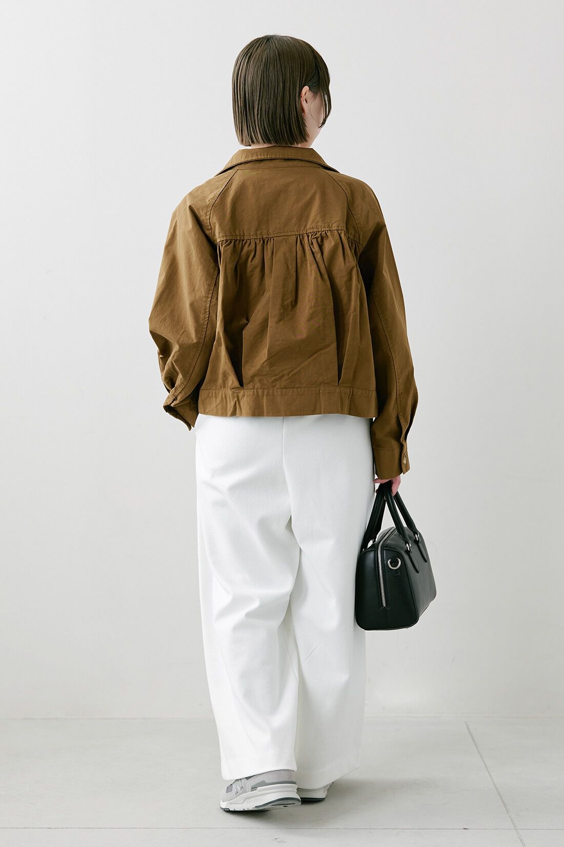 Live in  comfort|ブークレーヤーン ダブルフェイスカットソー こなれ見え きれいめ ワイドパンツ〈オフホワイト〉のコーディネート