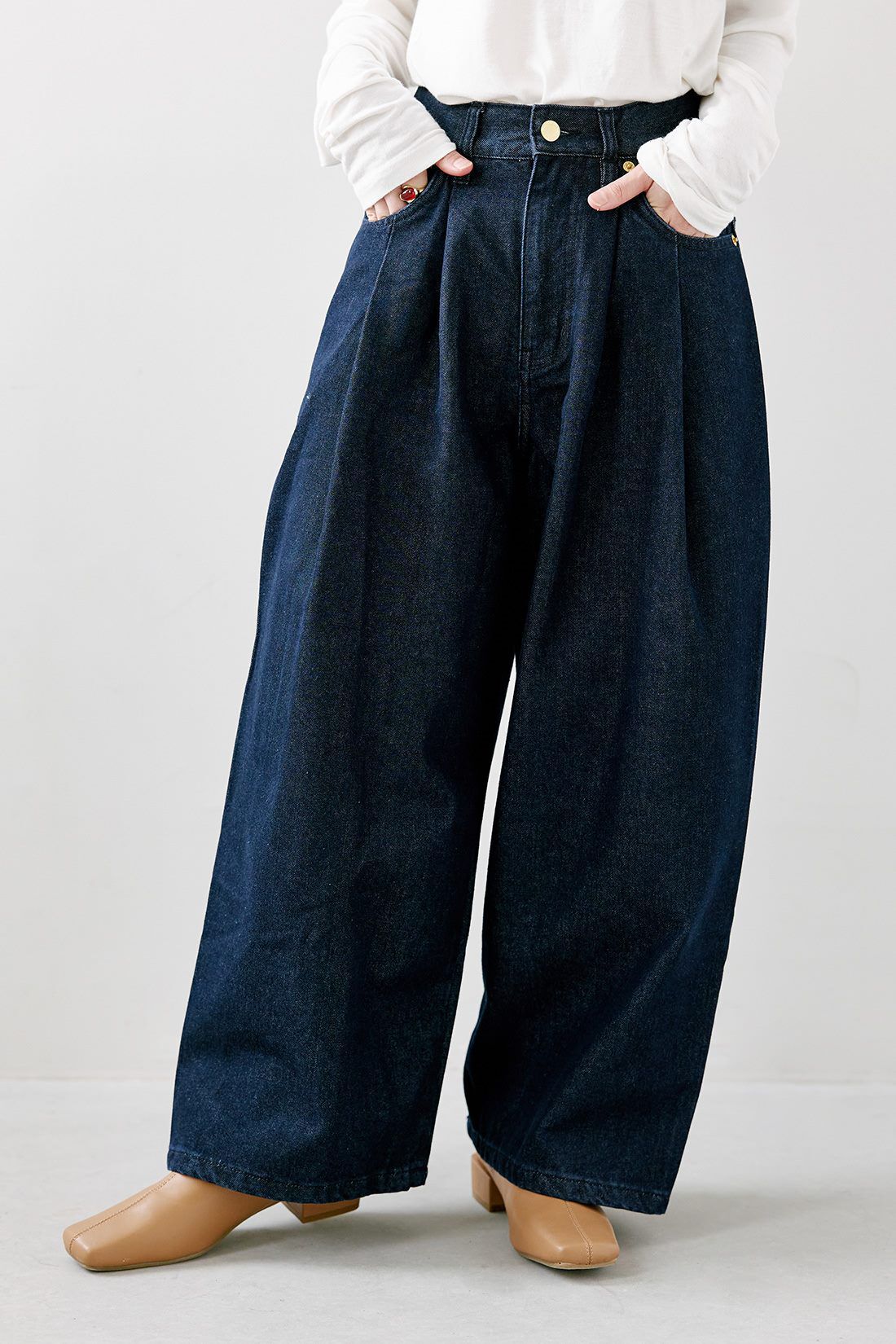 THREE FIFTY STANDARD|シアークルーネックロングＴシャツ　ＴＦＳのコーディネート|【着用サイズ】ベスト：M　トップス：M　パンツ：１（SP）