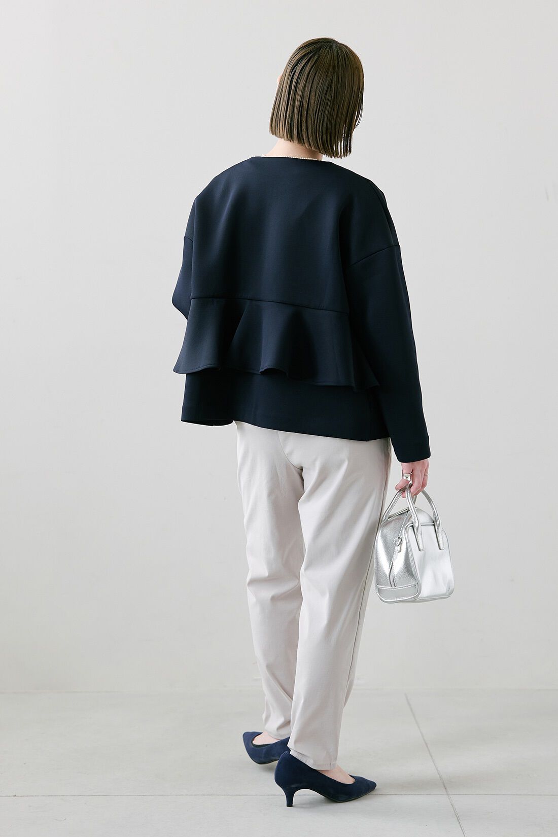 IEDIT|接触冷感 UV エアノビ テーパードパンツ 〈オイスターホワイト〉のコーディネート