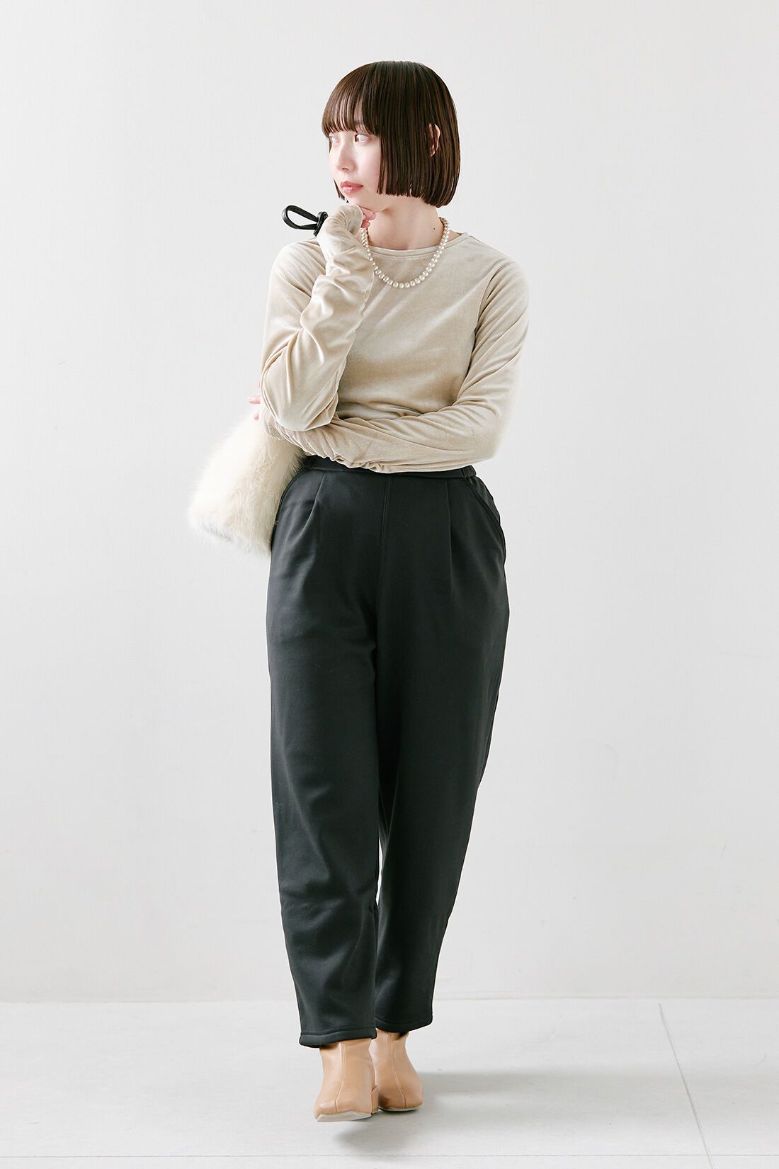 THREE FIFTY STANDARD|マシュマリッチ ゆる テーパード パンツ〈黒〉のコーディネート|【着用サイズ】トップス:S パンツ:SP THREE FIFTY STANDARD|マシュマリッチ ゆる テーパード パンツ〈黒〉のコーディネート|【着用サイズ】トップス:S パンツ:SP