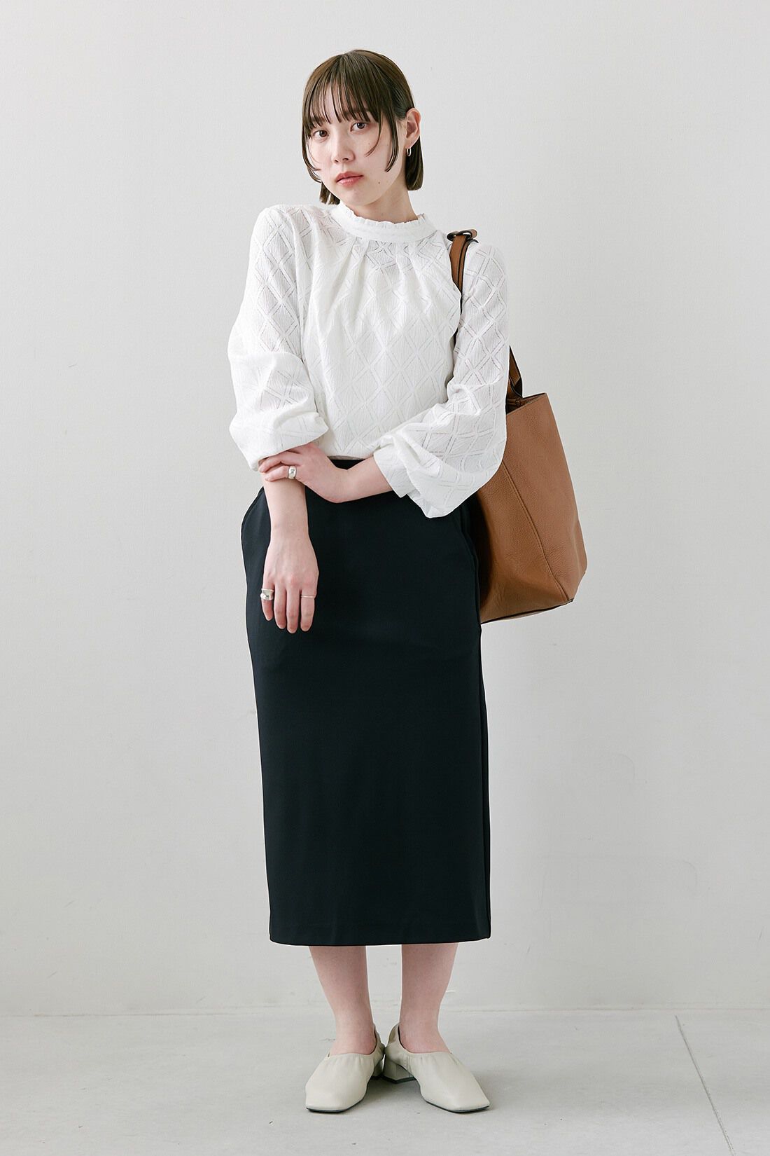 IEDIT|オケージョン遣い 前後ろ 2WAY のびやか カットソー ブラウス ホワイト 白のコーディネート