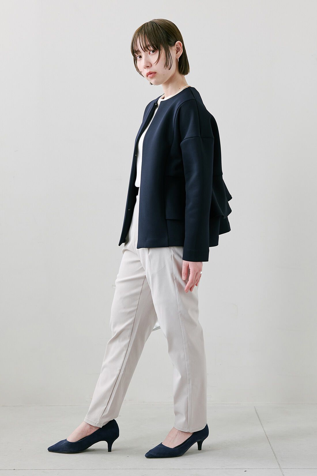 IEDIT|接触冷感 UV エアノビ テーパードパンツ 〈オイスターホワイト〉のコーディネート