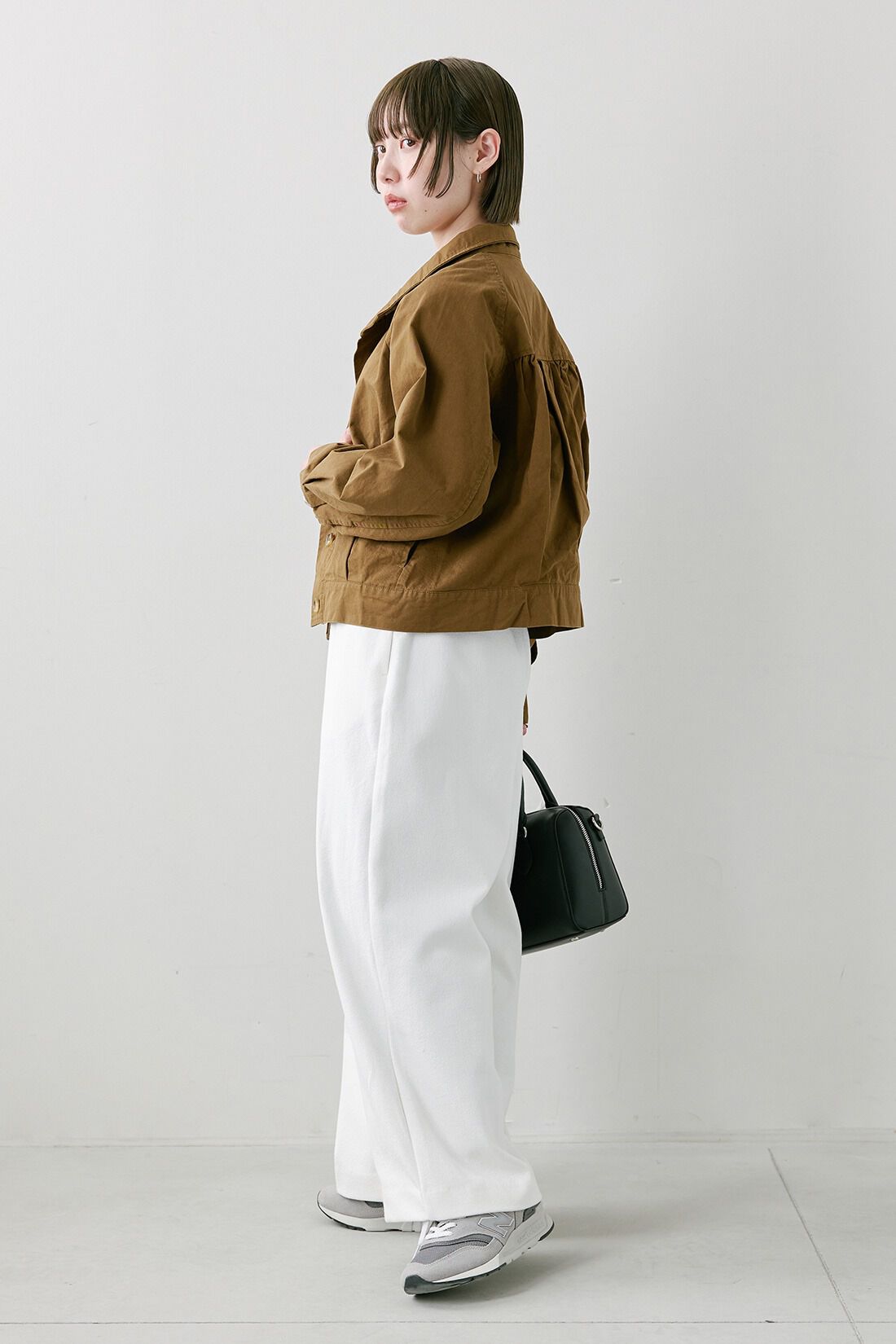 Live in  comfort|ブークレーヤーン ダブルフェイスカットソー こなれ見え きれいめ ワイドパンツ〈オフホワイト〉のコーディネート