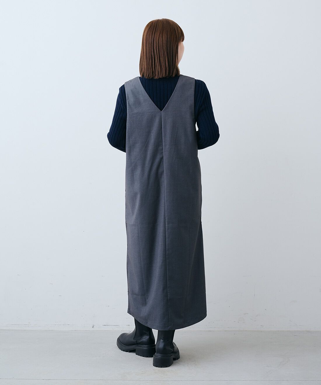 THREE FIFTY STANDARD［スリーフィフティースタンダード］|ウールライクなVネック ジャンパースカート〈杢グレー〉のコーディネート