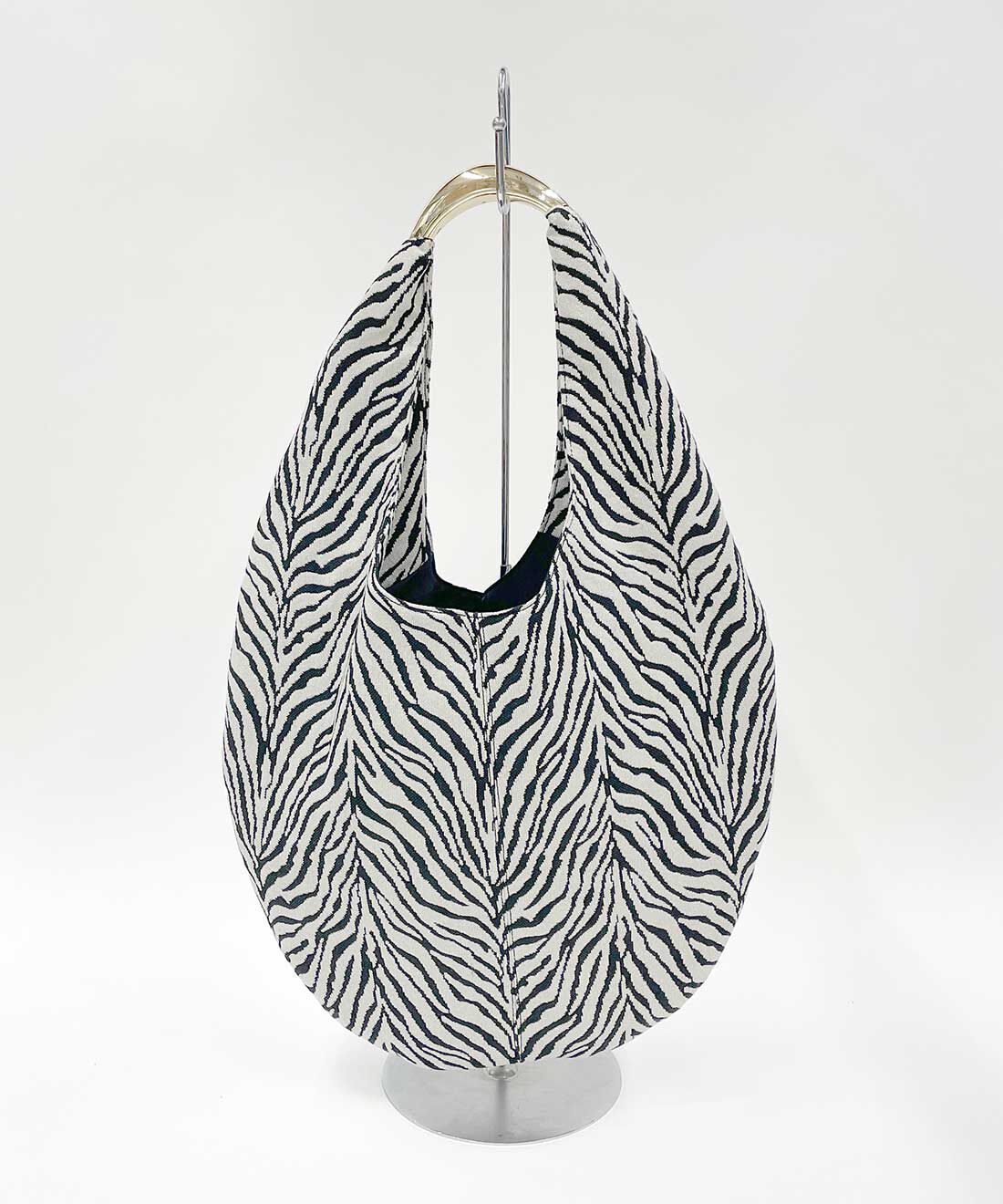 MEDE19F [メデ・ジュウキュウ]|LEVERINS　SCULPTURE BAG M【WEB LIMITED ITEMS】|3.ゼブラ
