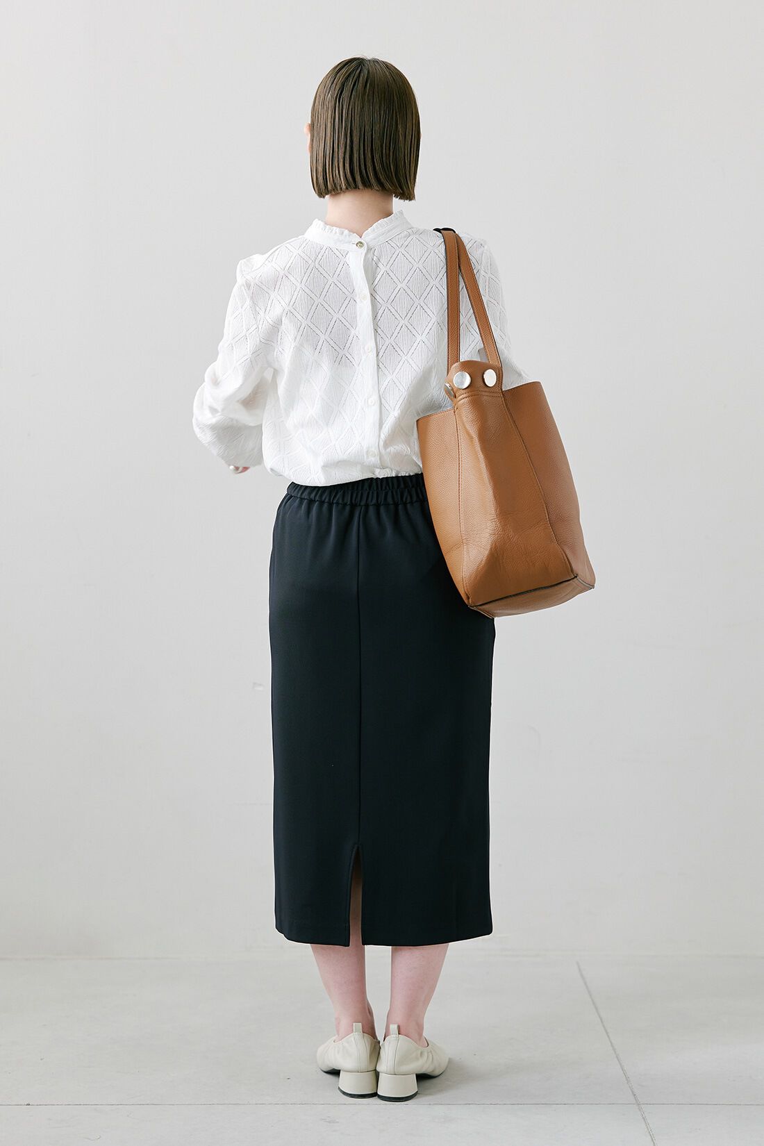 IEDIT|オケージョン遣い 前後ろ 2WAY のびやか カットソー ブラウス ホワイト 白のコーディネート