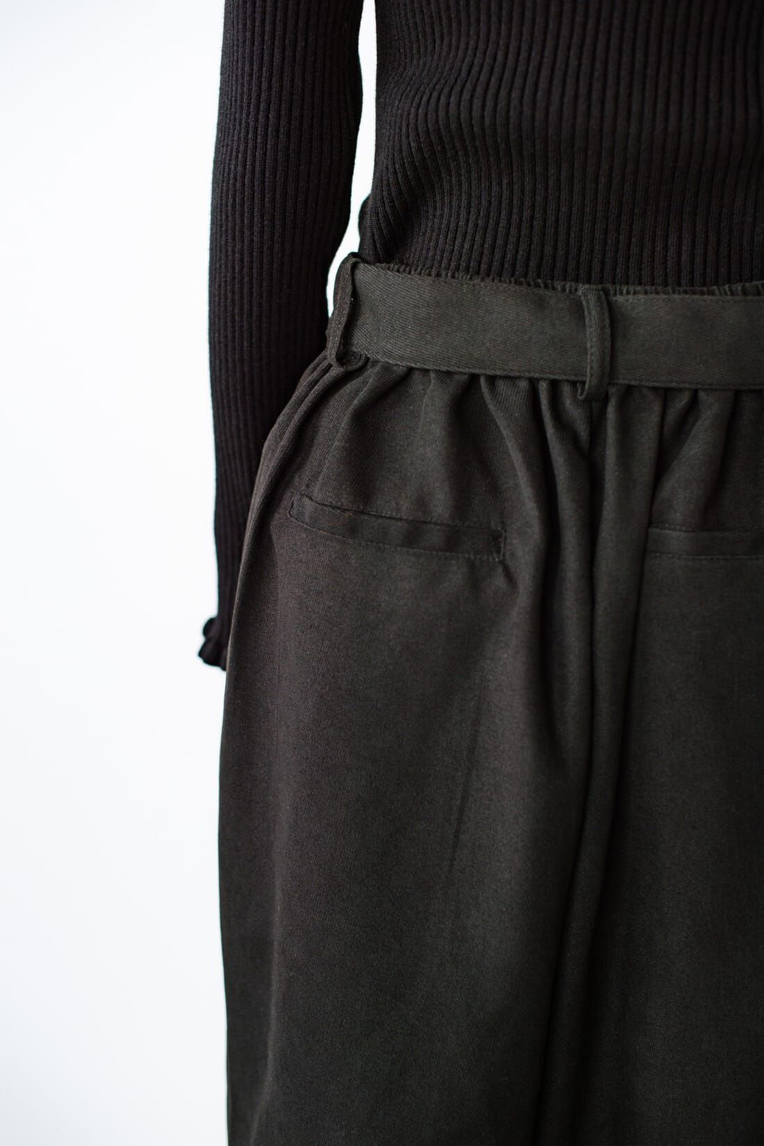 haco!|ＡＮＮＡ ＬＵＮＡ ピーチスキンベルト付きタックパンツ