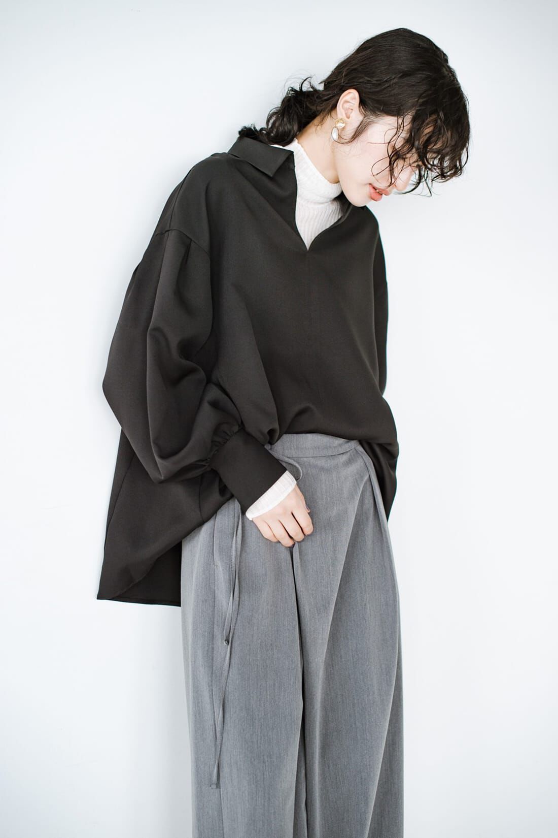 haco!|ｈａｃｏ！ ゆとりを手に、出かけよう！ゆるシルエットのボリュームスリーブブラウス〈ブラック〉