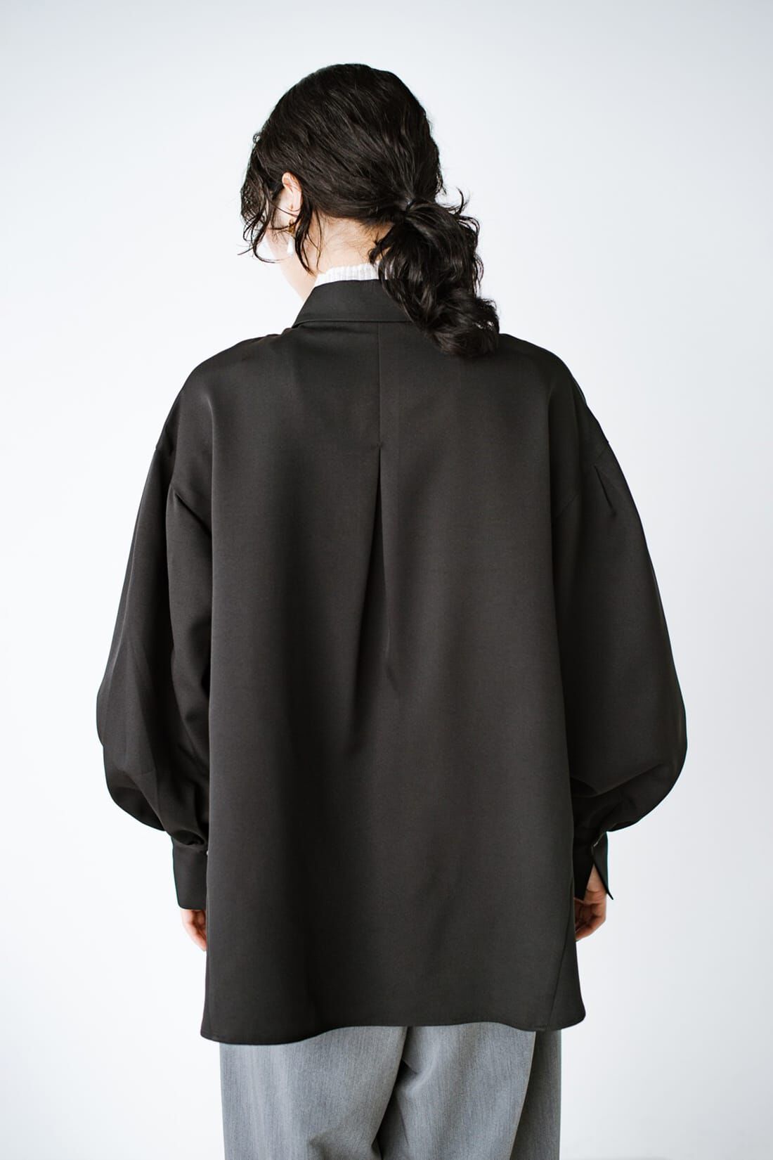 haco!|ｈａｃｏ！ ゆとりを手に、出かけよう！ゆるシルエットのボリュームスリーブブラウス〈ブラック〉