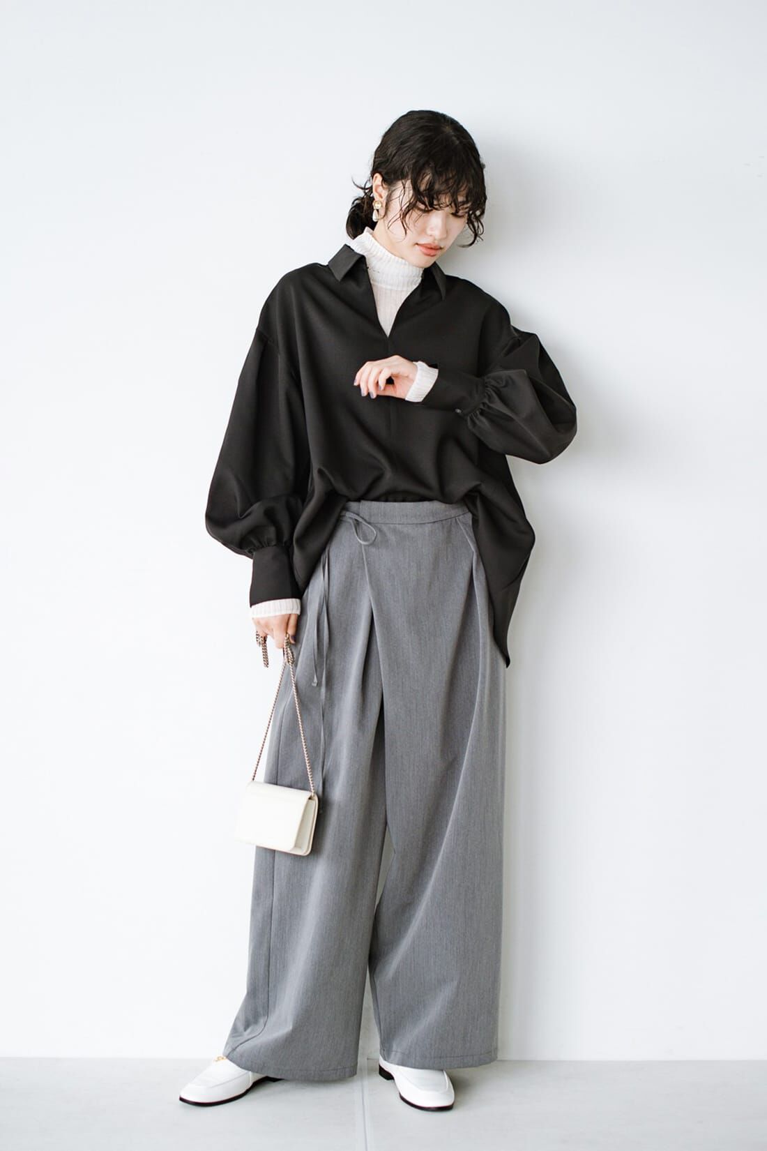 haco!|ｈａｃｏ！ ゆとりを手に、出かけよう！ゆるシルエットのボリュームスリーブブラウス〈ブラック〉
