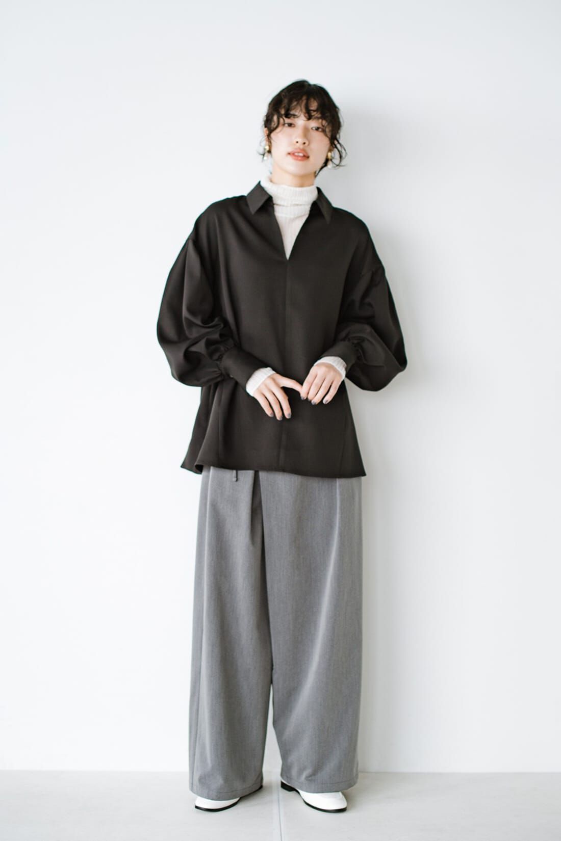 haco!|ｈａｃｏ！ ゆとりを手に、出かけよう！ゆるシルエットのボリュームスリーブブラウス〈ブラック〉